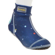 Load image into Gallery viewer, Duukies Beachsocks - Planets Blue