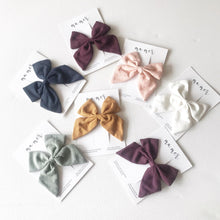 Load image into Gallery viewer, Dalia Linen Hair Clip Bow - Mustard
