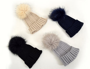 MALLA Beanie with pom pom - Beige