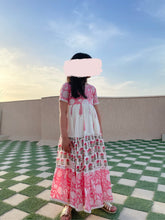 Load image into Gallery viewer, PINK FLOWERS
