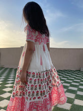 Load image into Gallery viewer, PINK FLOWERS

