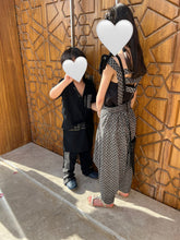 Load image into Gallery viewer, BLACK SHIRWAL .002 (GIRL)
