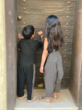 Load image into Gallery viewer, BLACK SHIRWAL .002 (GIRL)
